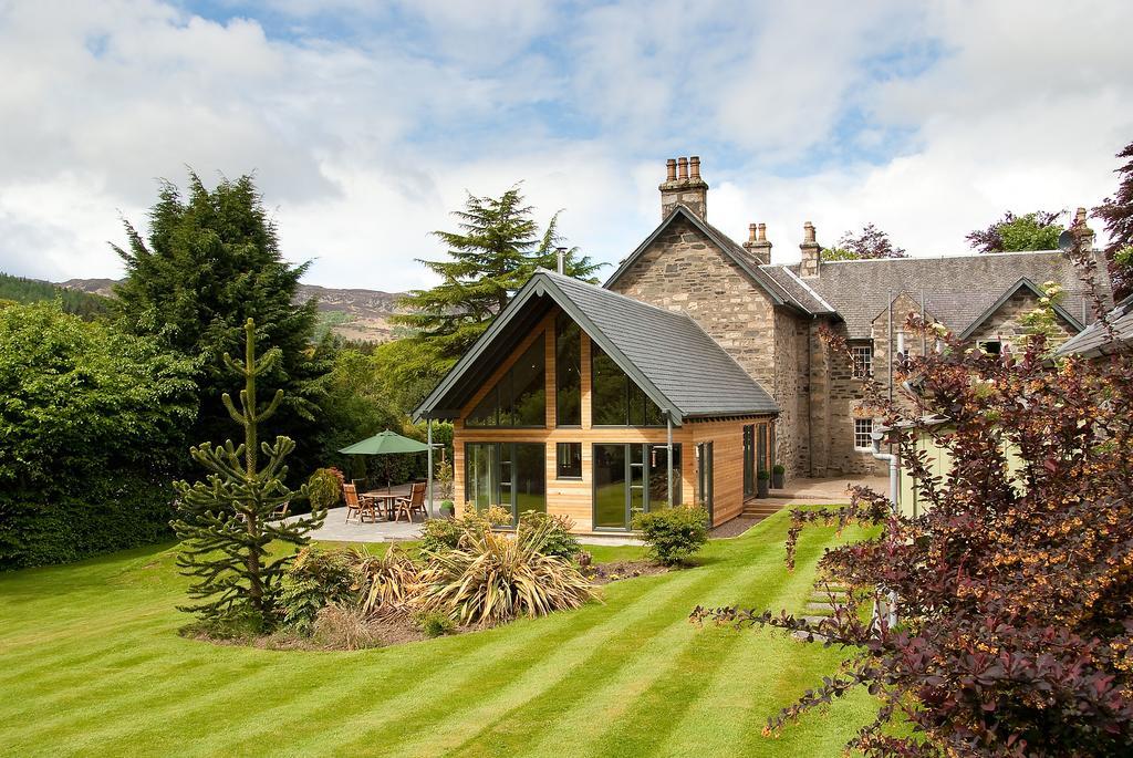 Affittacamere Craigatin House & Courtyard Pitlochry Esterno foto